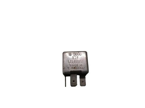 Relais q1373 audi - c1, coupe